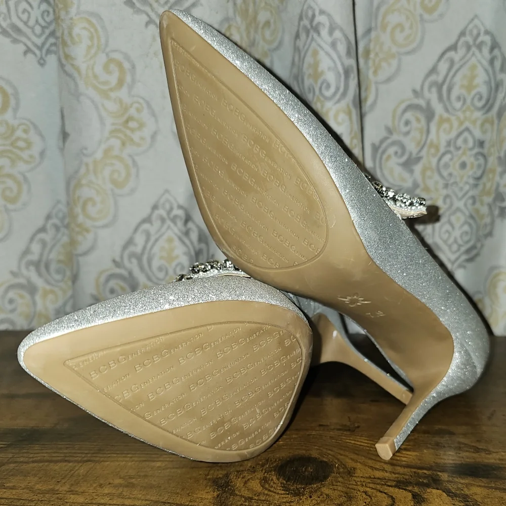 Elegant Silver Women's Shoes with Rhinestone Strap - Picture 6 of 10